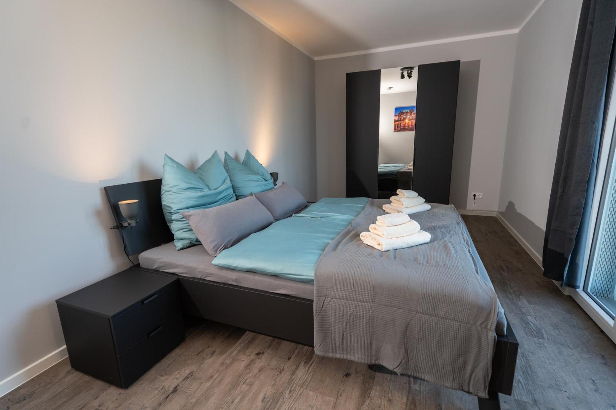 Supreme City Dream Mit Terrasse Und Parkplatz - 110M² Dresden Bagian luar foto
